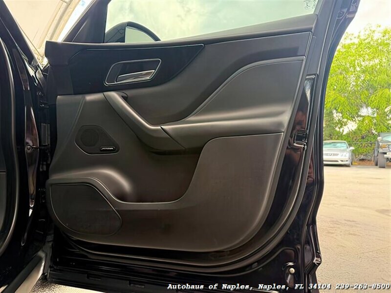 2019 Jaguar F-PACE 25t Premium   - Photo 29 - Naples, FL 34104