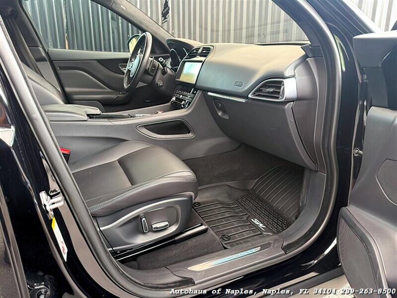 2019 Jaguar F-PACE 25t Premium   - Photo 26 - Naples, FL 34104