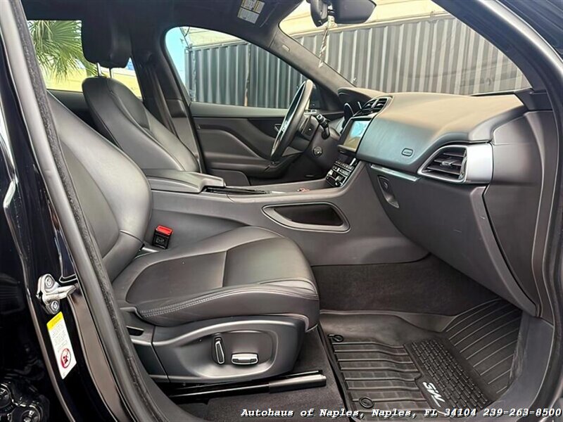 2019 Jaguar F-PACE 25t Premium   - Photo 27 - Naples, FL 34104