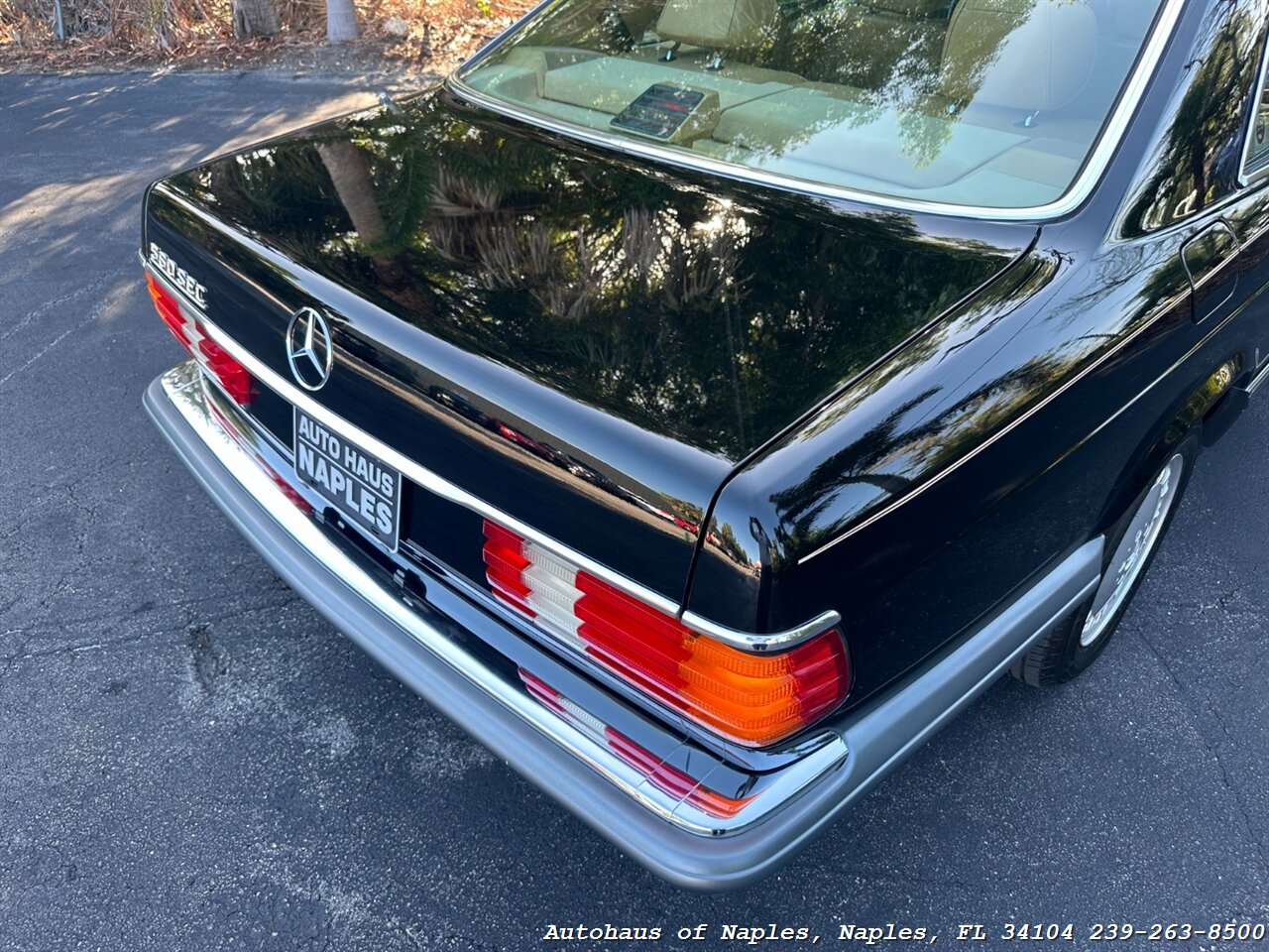 1990 Mercedes-Benz 560 SEC   - Photo 18 - Naples, FL 34104