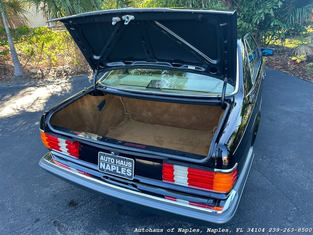 1990 Mercedes-Benz 560 SEC   - Photo 19 - Naples, FL 34104