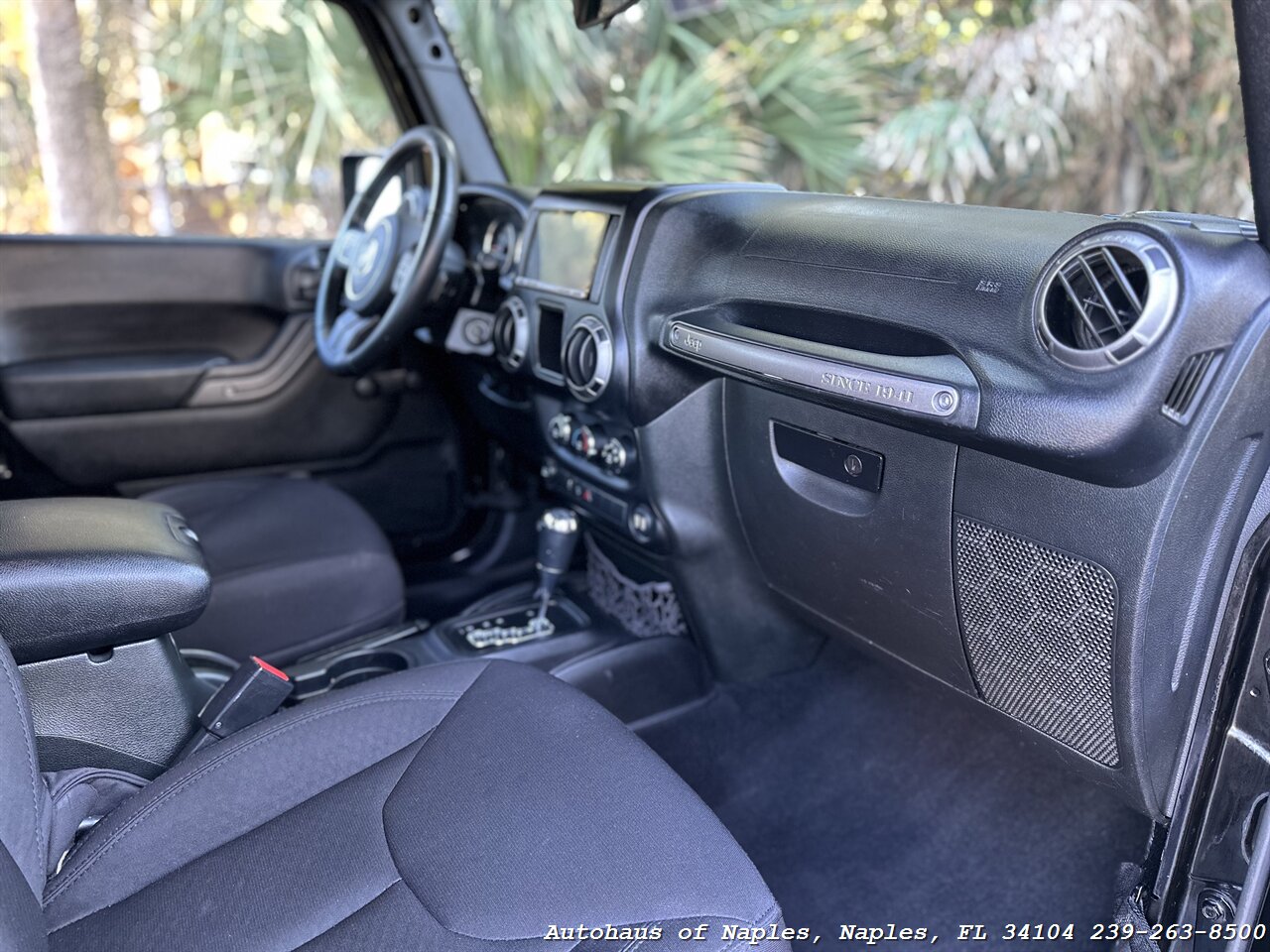 2015 Jeep Wrangler Sport   - Photo 31 - Naples, FL 34104