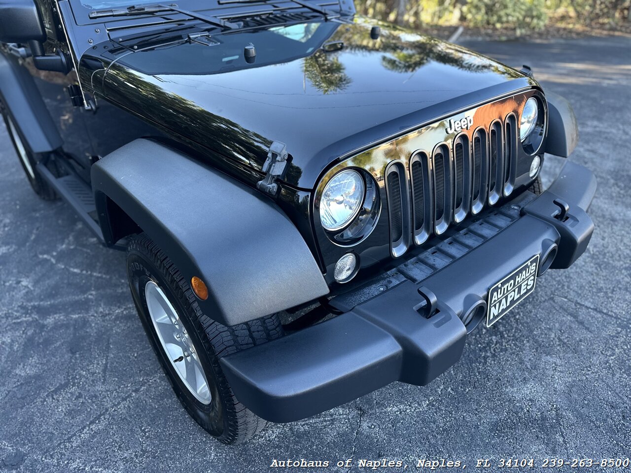 2015 Jeep Wrangler Sport   - Photo 6 - Naples, FL 34104