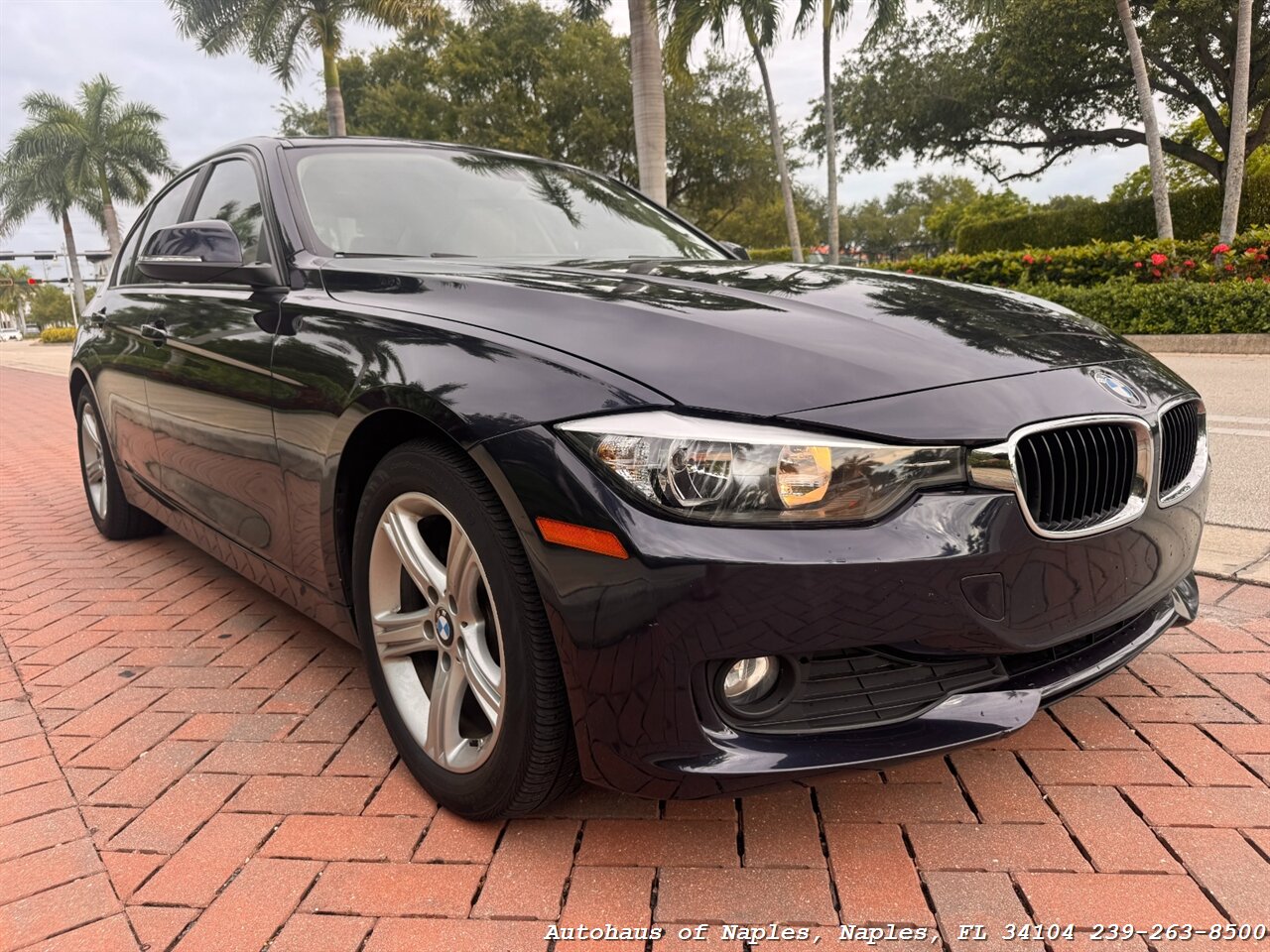 2015 BMW 320i   - Photo 4 - Naples, FL 34104