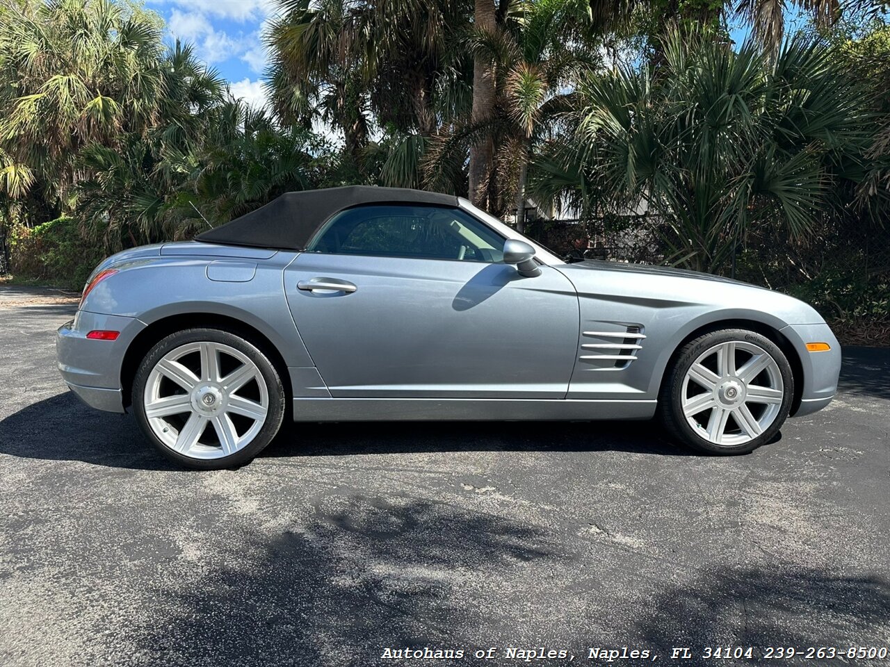 2005 Chrysler Crossfire Limited   - Photo 13 - Naples, FL 34104