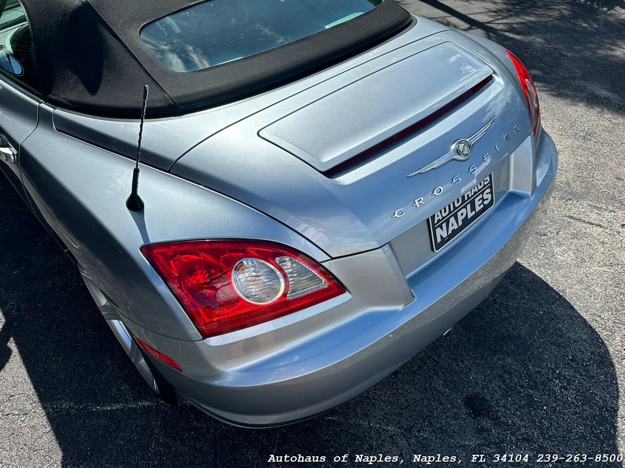 2005 Chrysler Crossfire Limited   - Photo 14 - Naples, FL 34104