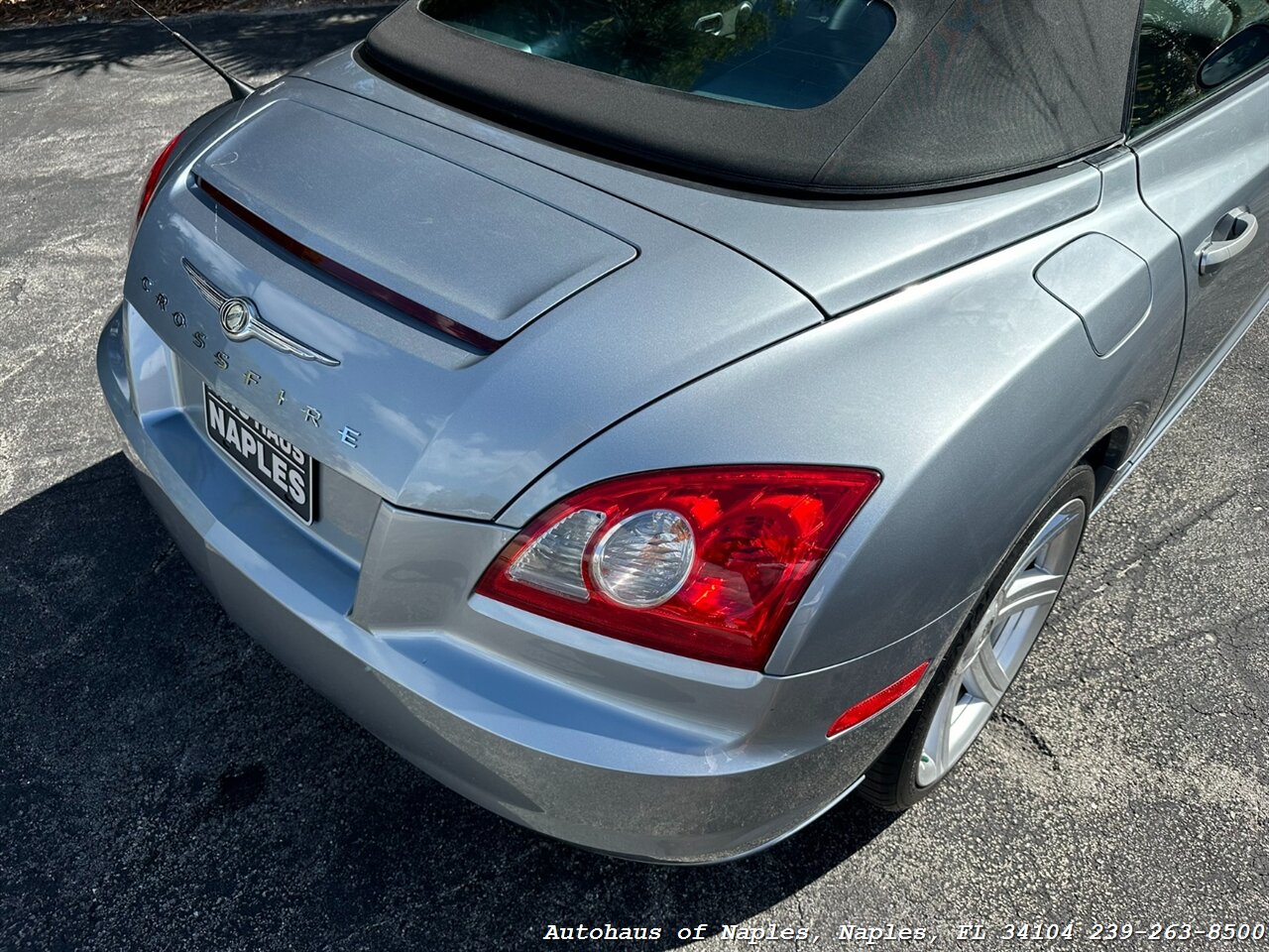 2005 Chrysler Crossfire Limited   - Photo 15 - Naples, FL 34104