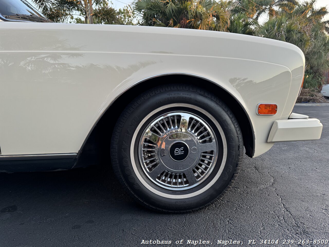 1990 Rolls-Royce Corniche III - Photo 25 - Naples, FL 34104