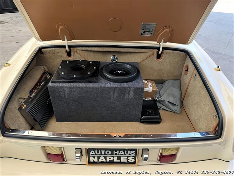 1990 Rolls-Royce Corniche III   - Photo 54 - Naples, FL 34104