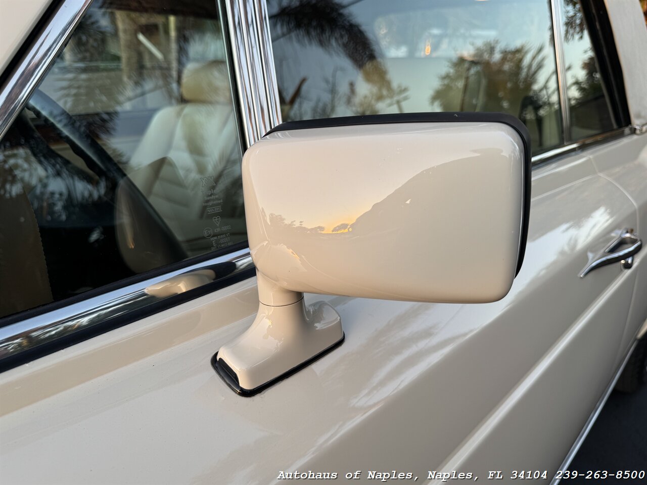 1990 Rolls-Royce Corniche III - Photo 19 - Naples, FL 34104