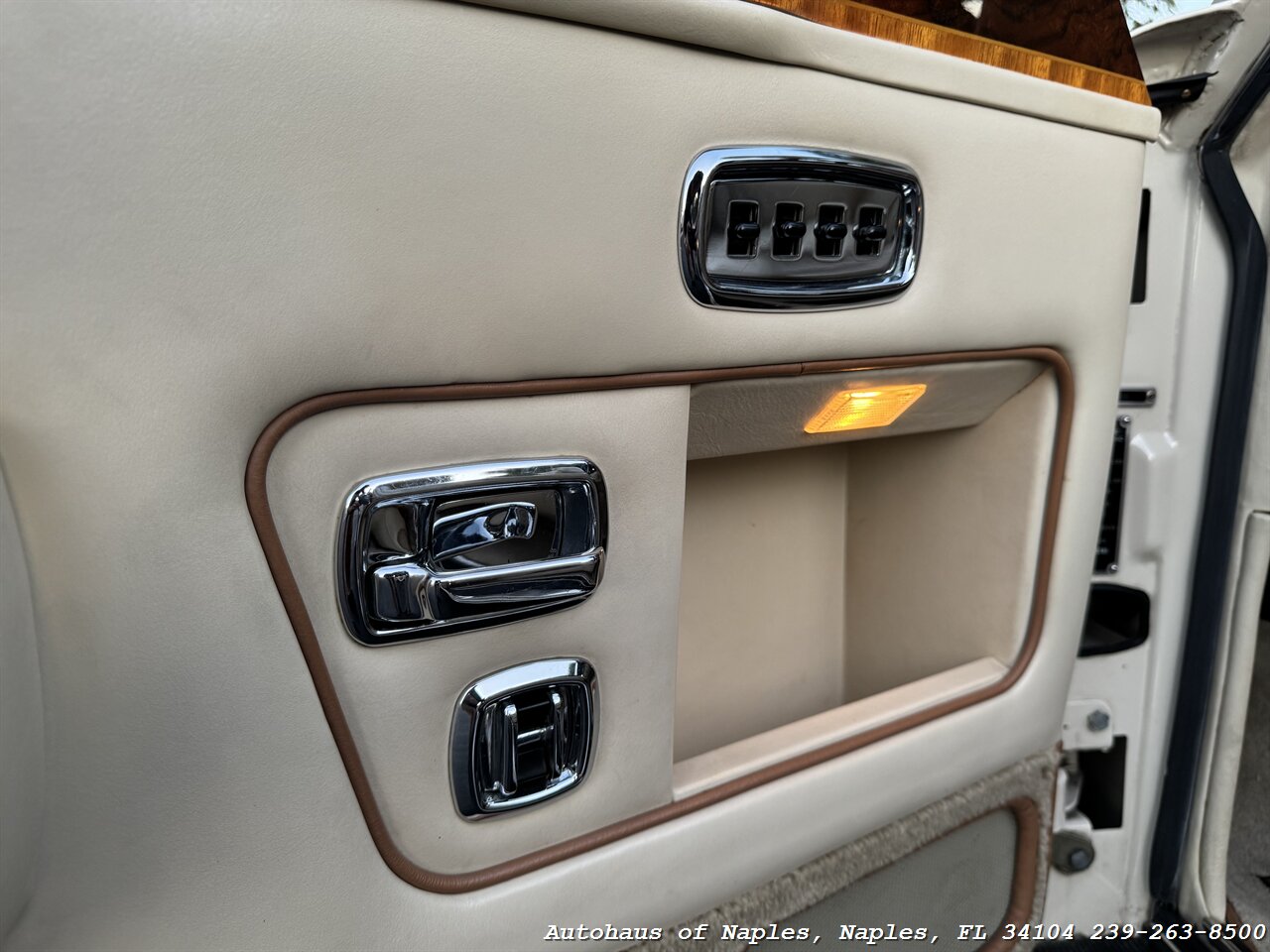 1990 Rolls-Royce Corniche III - Photo 29 - Naples, FL 34104
