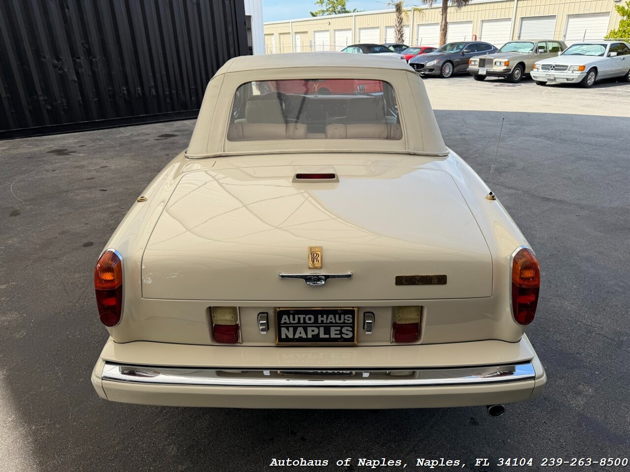 1990 Rolls-Royce Corniche III   - Photo 25 - Naples, FL 34104