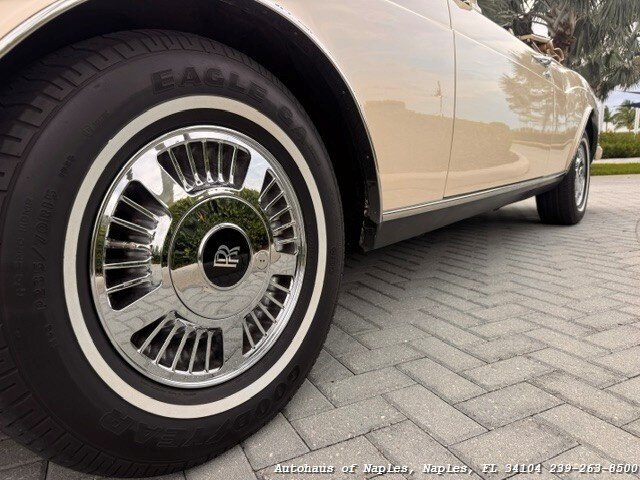 1990 ROLLS ROYCE Corniche - Photo 20 - Naples, FL 34104