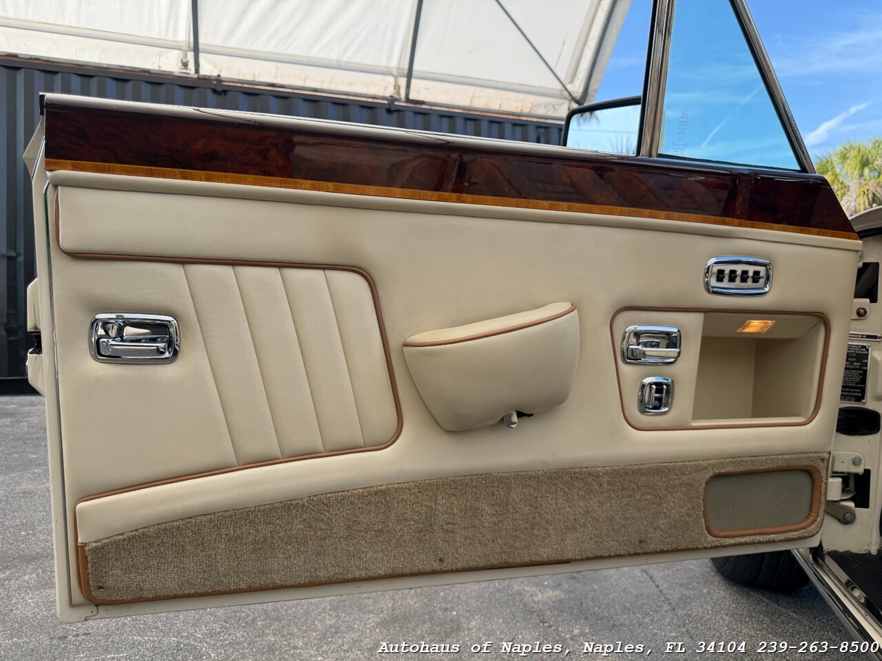 1990 Rolls-Royce Corniche III   - Photo 43 - Naples, FL 34104