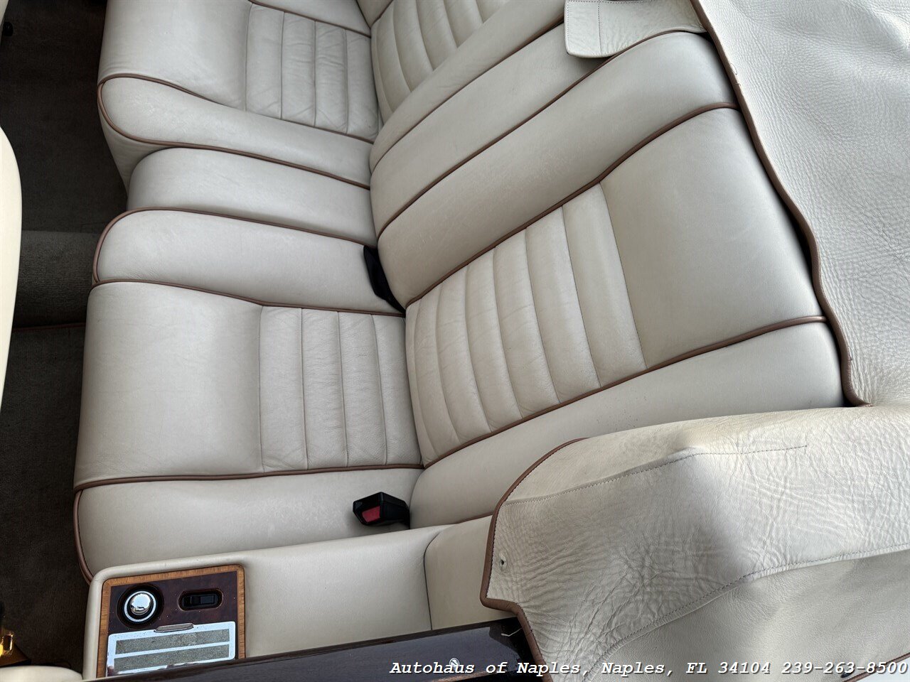 1990 Rolls-Royce Corniche III - Photo 47 - Naples, FL 34104