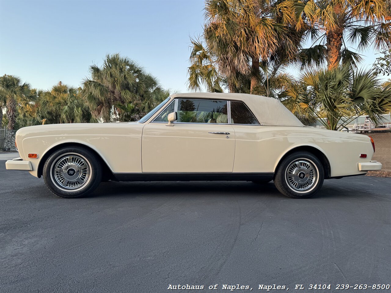1990 Rolls-Royce Corniche III - Photo 3 - Naples, FL 34104