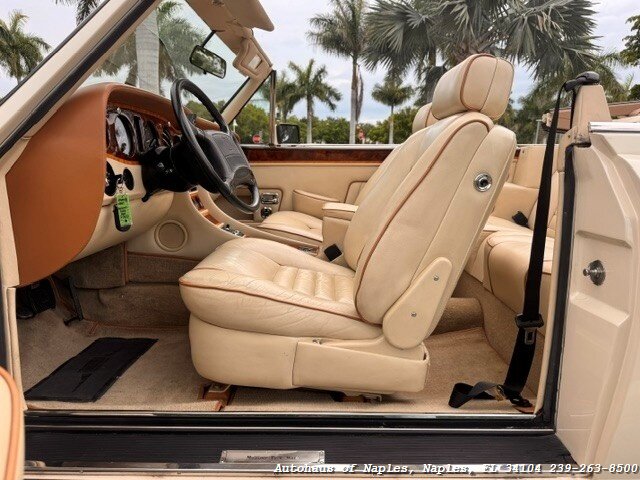 1990 ROLLS ROYCE Corniche - Photo 14 - Naples, FL 34104