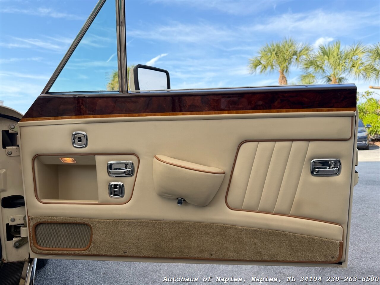 1990 Rolls-Royce Corniche III   - Photo 50 - Naples, FL 34104
