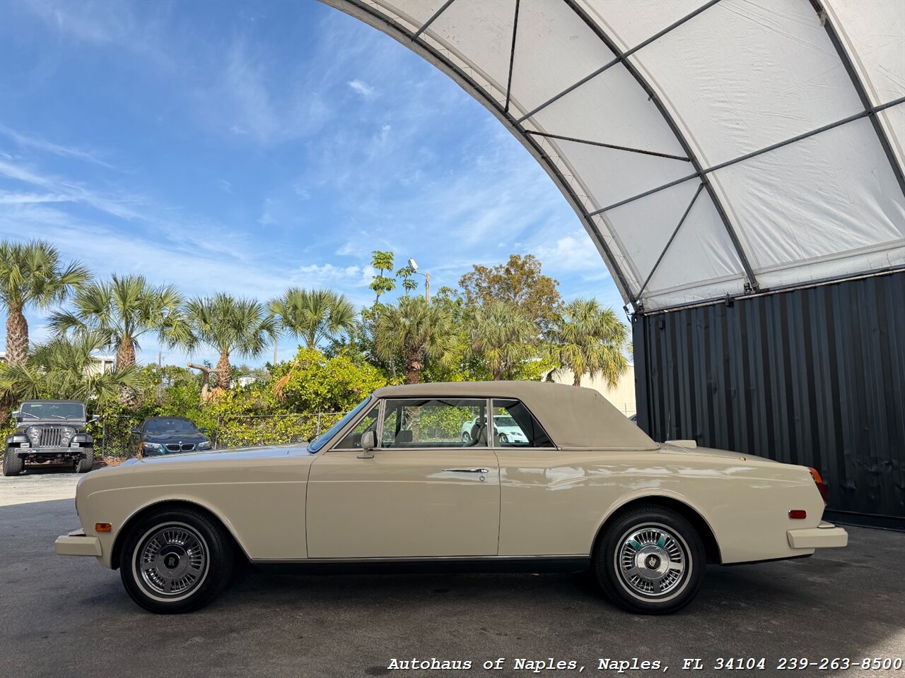1990 Rolls-Royce Corniche III   - Photo 21 - Naples, FL 34104