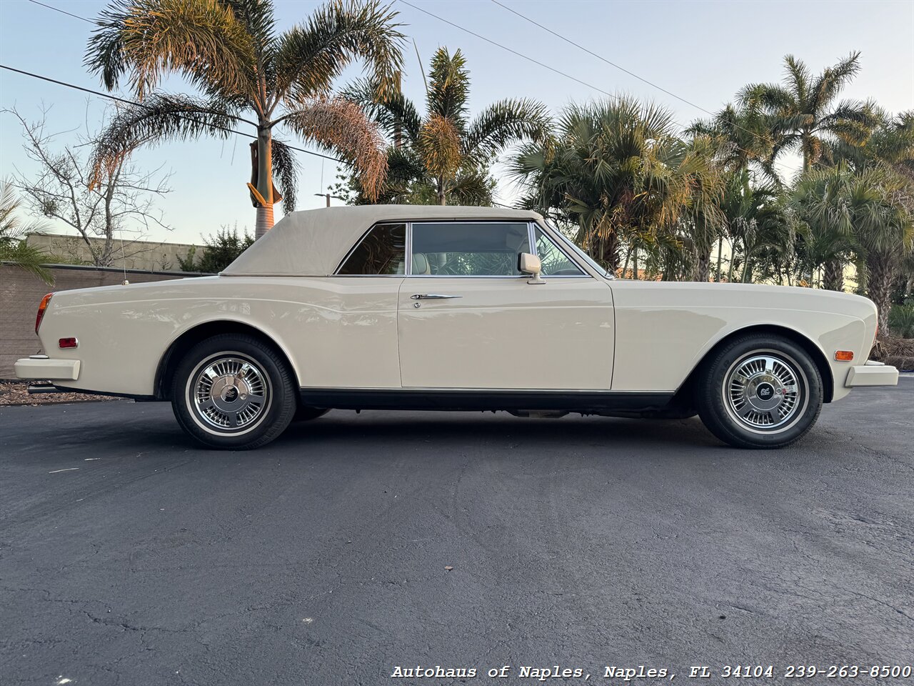 1990 Rolls-Royce Corniche III - Photo 4 - Naples, FL 34104