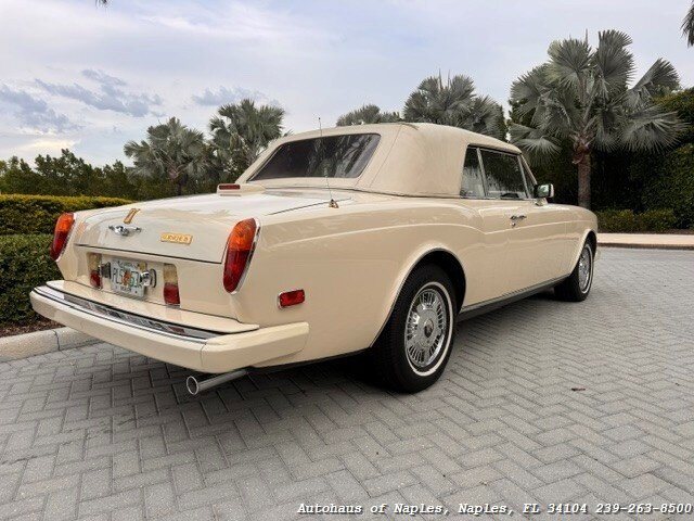 1990 ROLLS ROYCE Corniche - Photo 8 - Naples, FL 34104