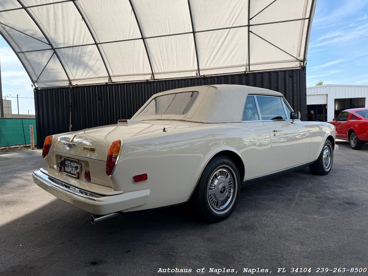 1990 Rolls-Royce Corniche III   - Photo 26 - Naples, FL 34104