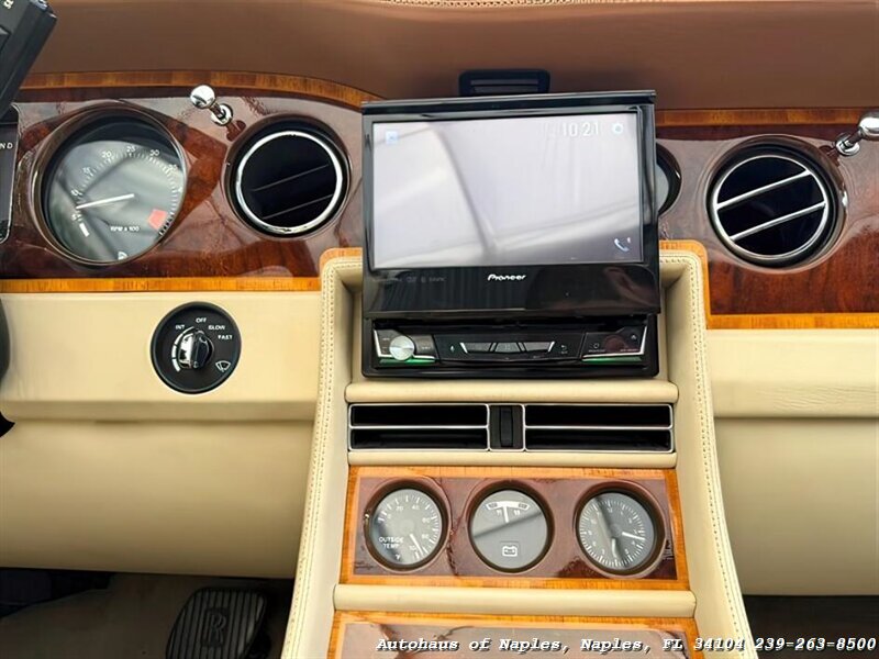 1990 Rolls-Royce Corniche III   - Photo 53 - Naples, FL 34104