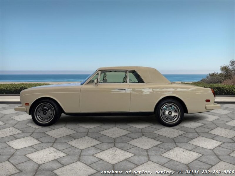 1990 Rolls-Royce Corniche III   - Photo 21 - Naples, FL 34104