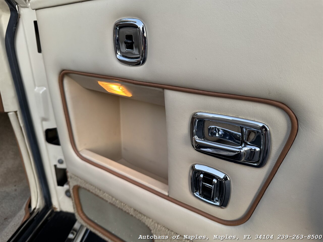 1990 Rolls-Royce Corniche III - Photo 42 - Naples, FL 34104