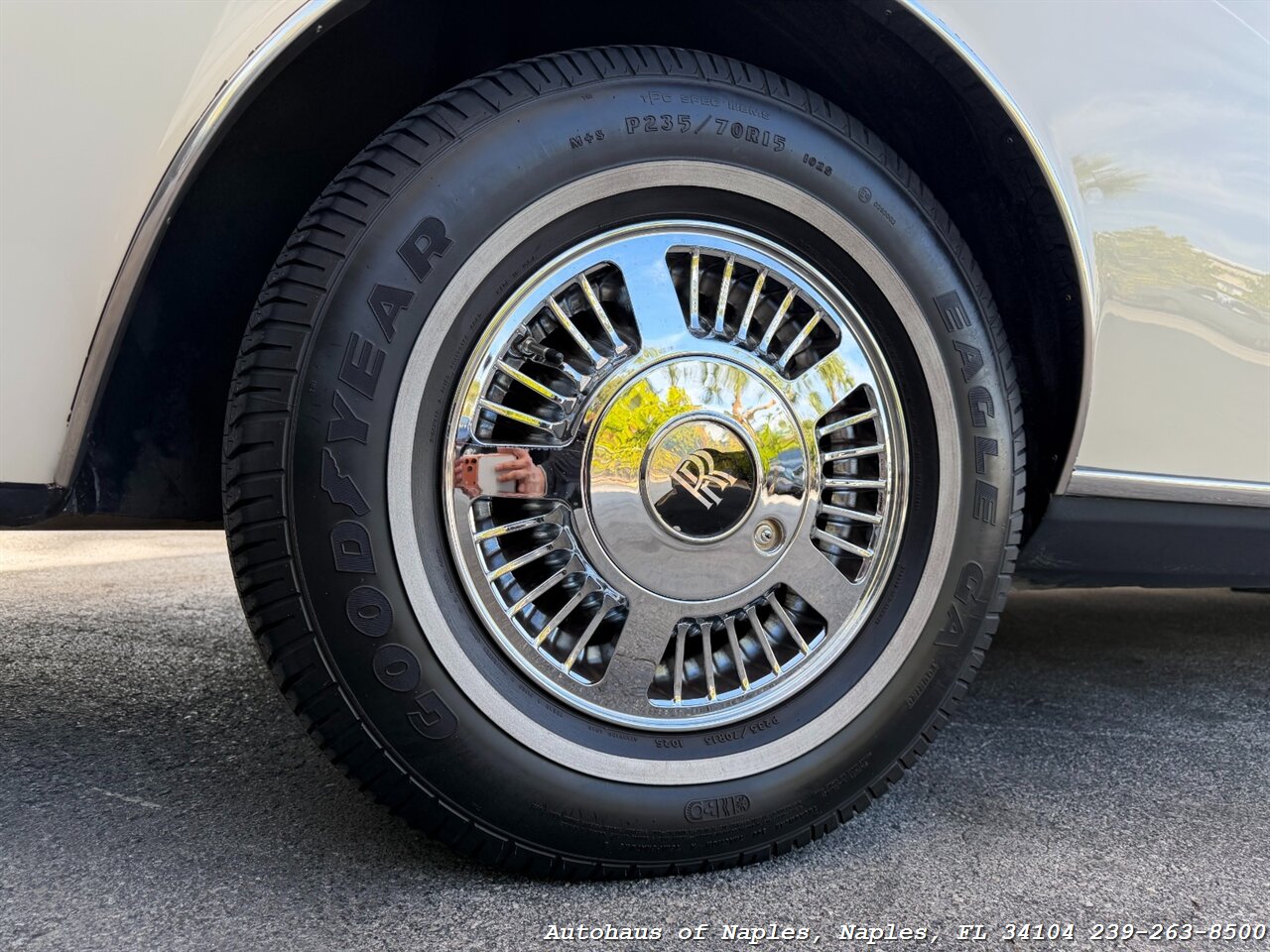 1990 Rolls-Royce Corniche III   - Photo 32 - Naples, FL 34104
