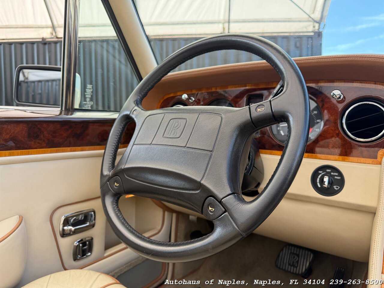1990 Rolls-Royce Corniche III   - Photo 56 - Naples, FL 34104