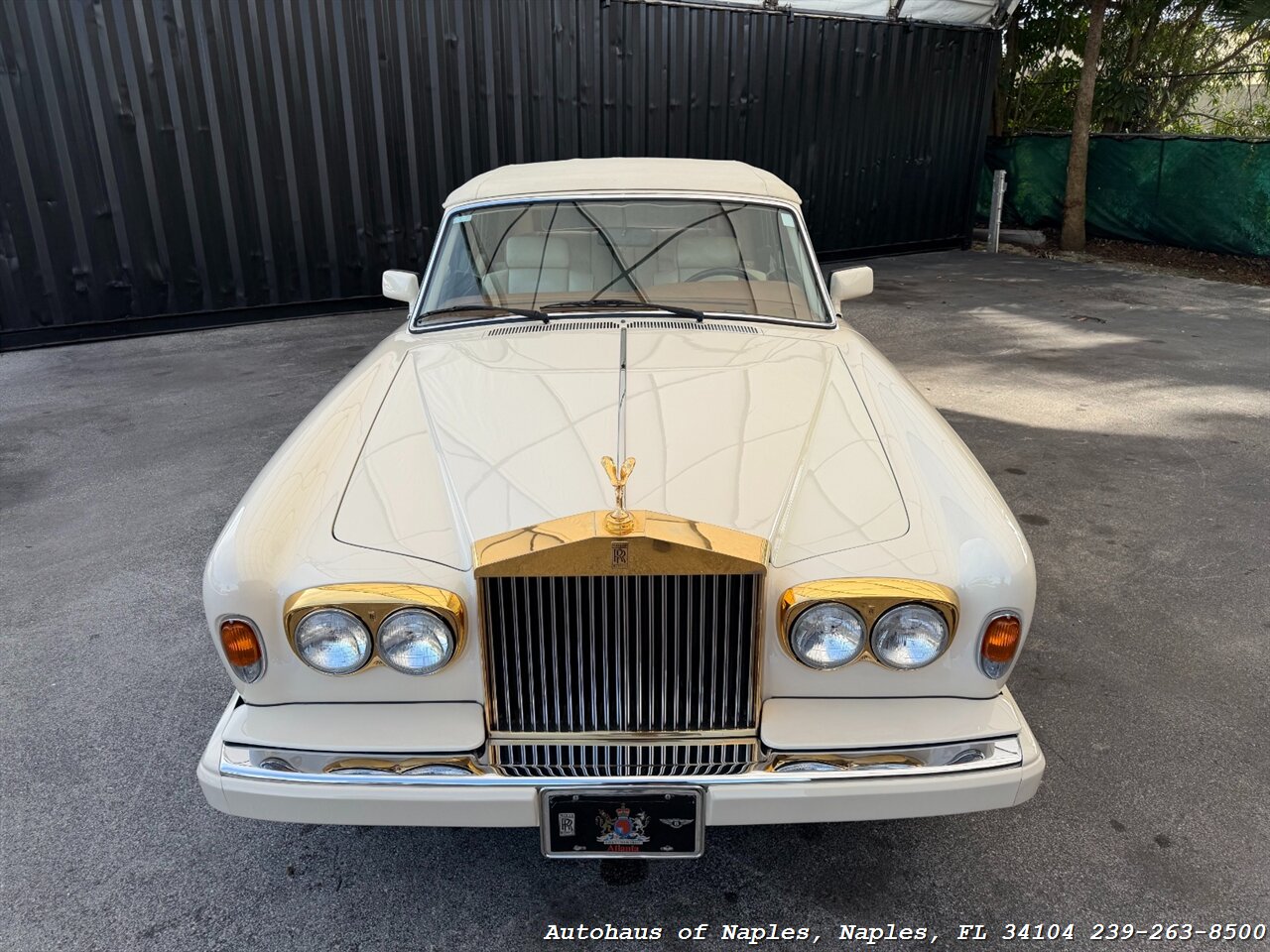 1990 Rolls-Royce Corniche III   - Photo 18 - Naples, FL 34104