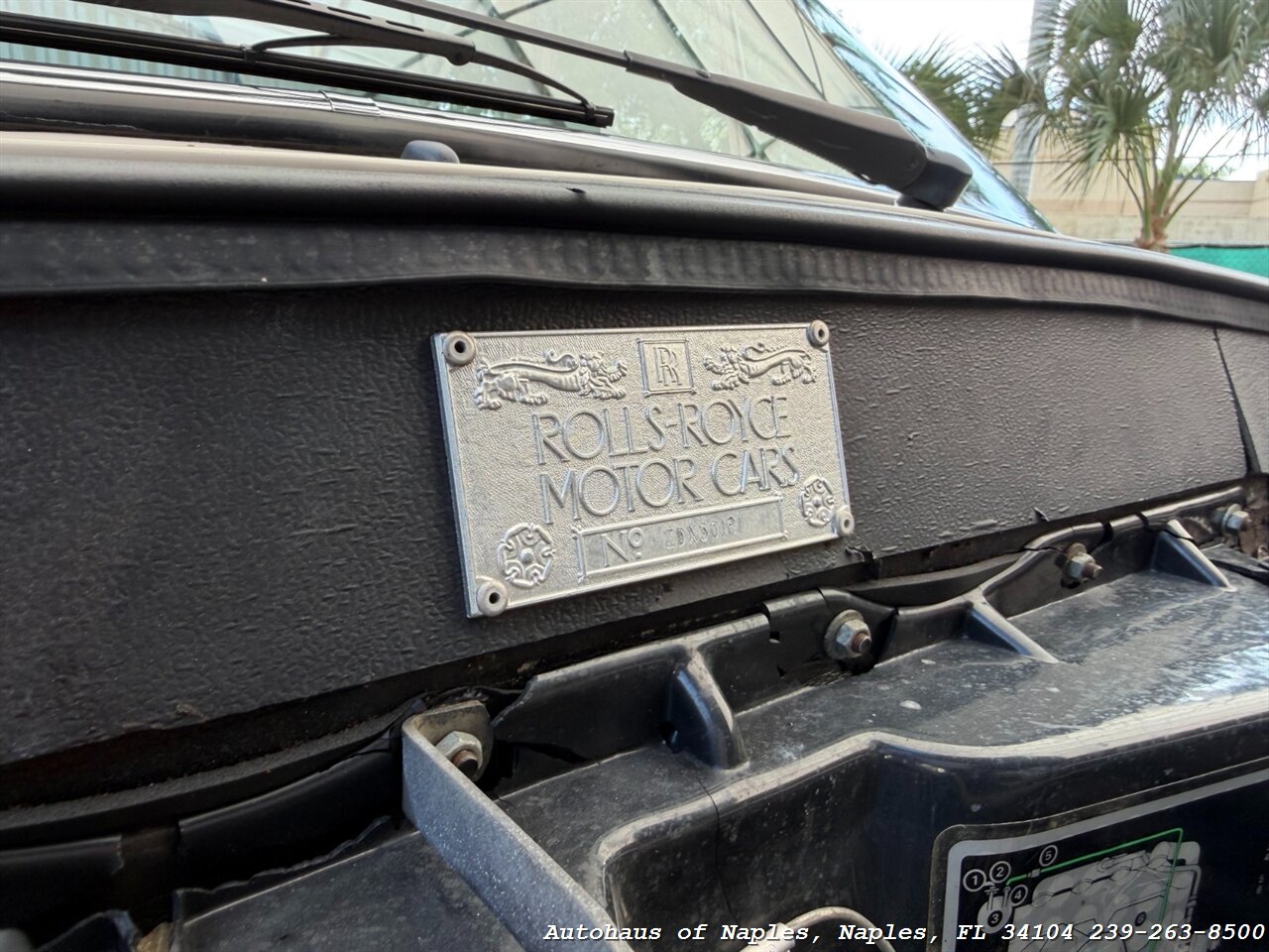 1990 Rolls-Royce Corniche III   - Photo 39 - Naples, FL 34104