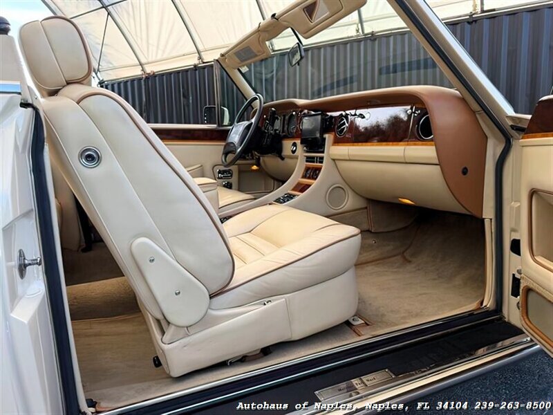 1990 Rolls-Royce Corniche III   - Photo 47 - Naples, FL 34104