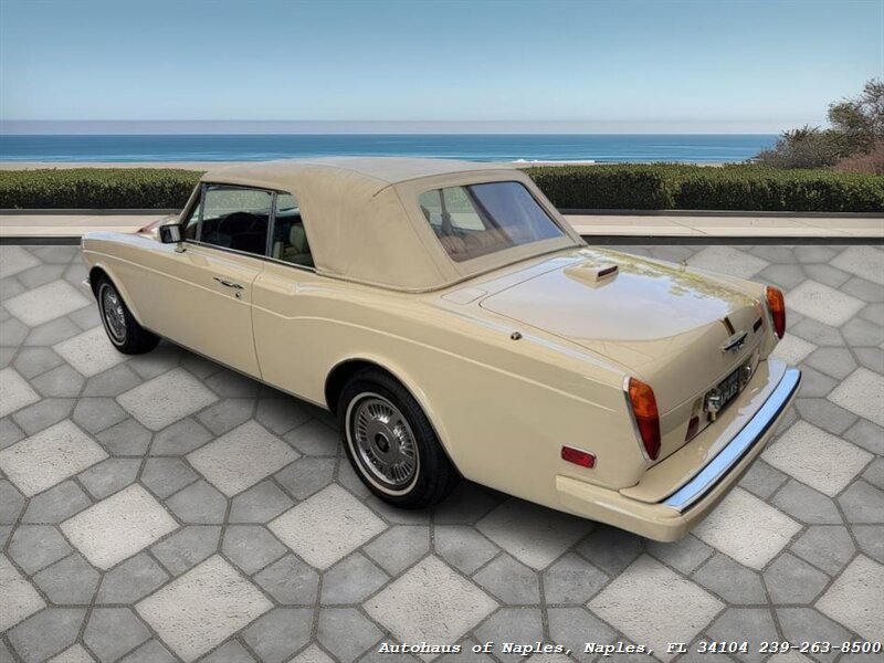 1990 Rolls-Royce Corniche III   - Photo 23 - Naples, FL 34104