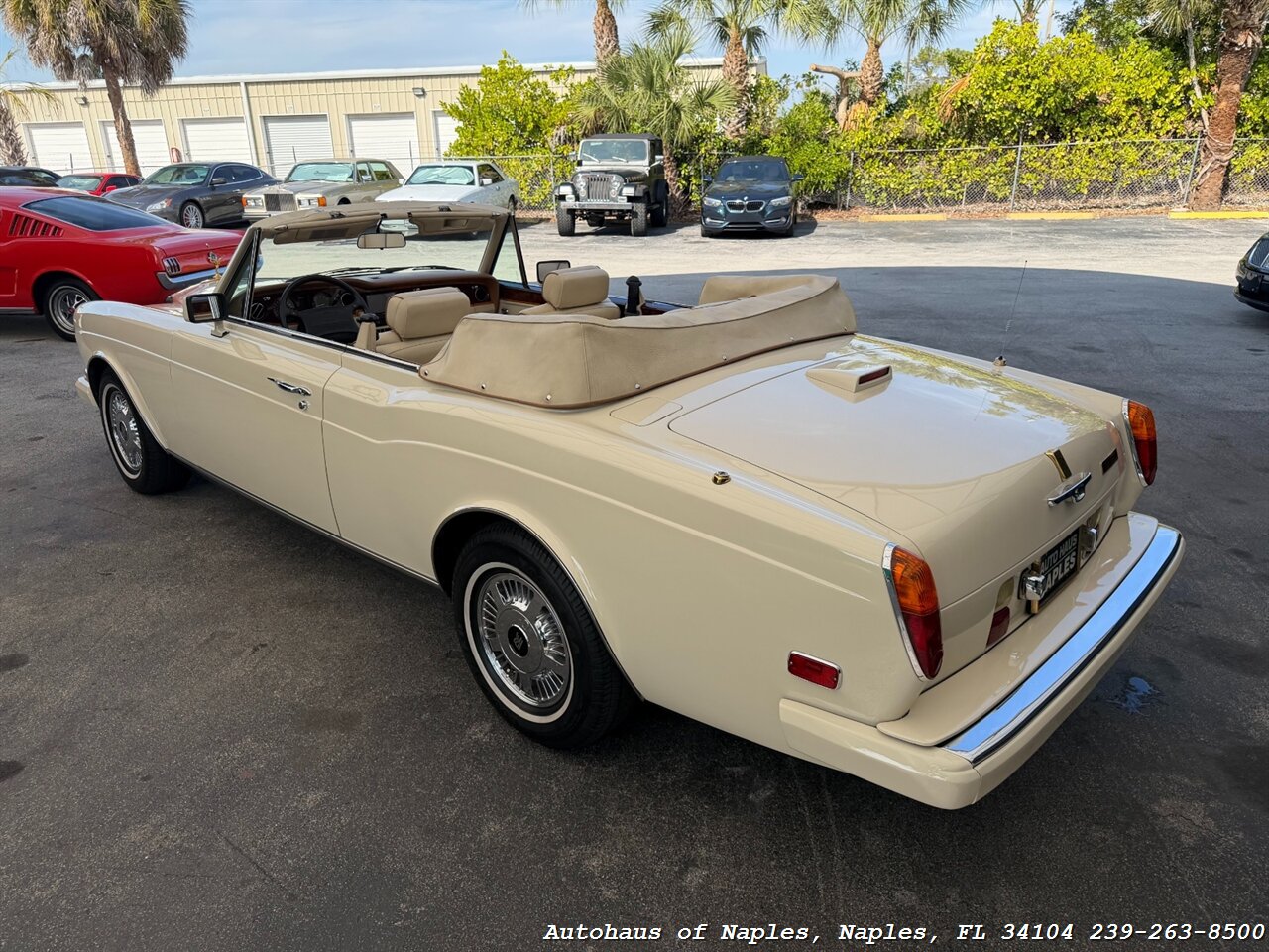 1990 Rolls-Royce Corniche III   - Photo 8 - Naples, FL 34104