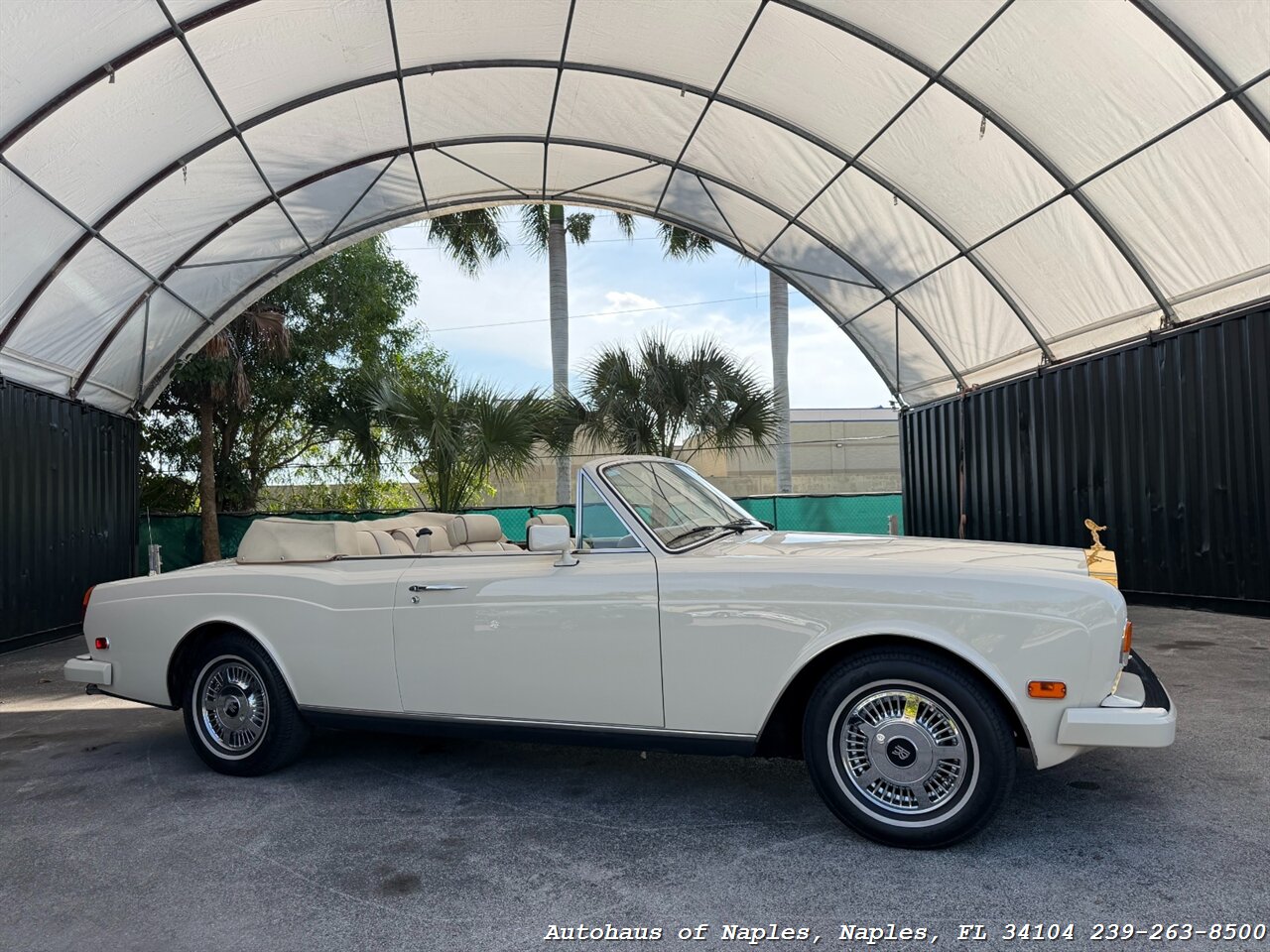1990 Rolls-Royce Corniche III   - Photo 2 - Naples, FL 34104