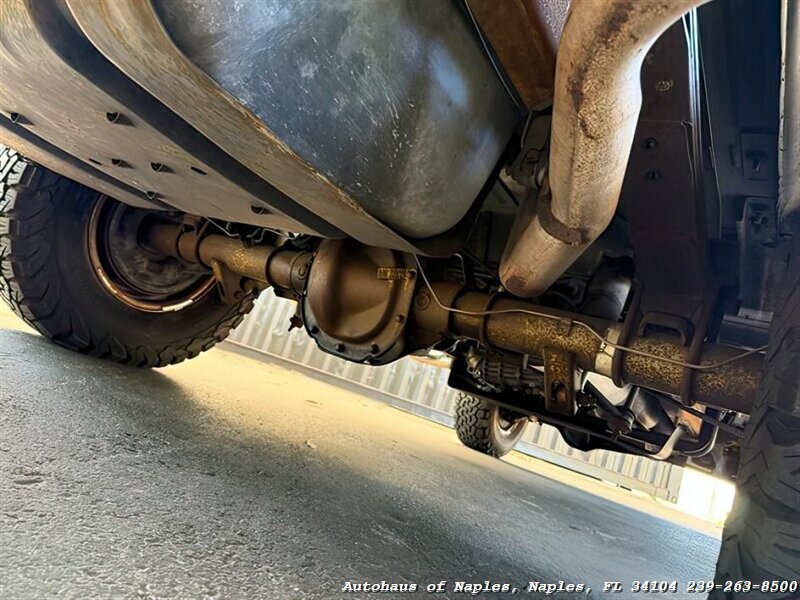 1992 Ford Bronco XLT 2dr XLT - Photo 15 - Naples, FL 34104