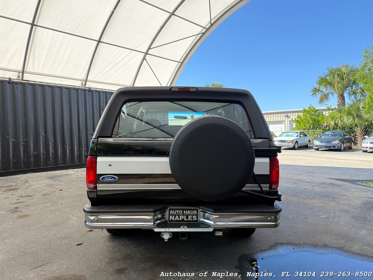 1992 Ford Bronco XLT 2dr XLT   - Photo 7 - Naples, FL 34104