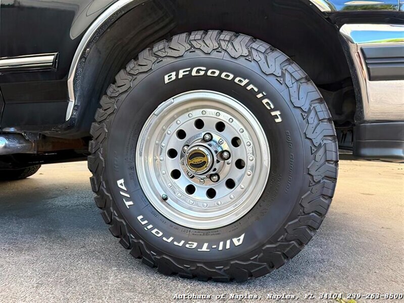 1992 Ford Bronco photo 9