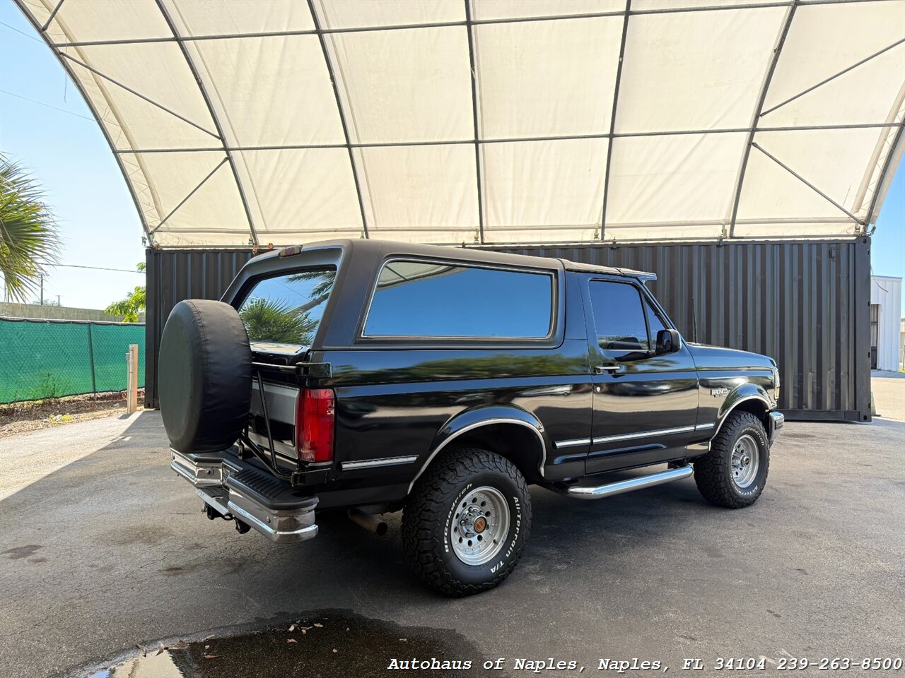 1992 Ford Bronco XLT 2dr XLT   - Photo 8 - Naples, FL 34104