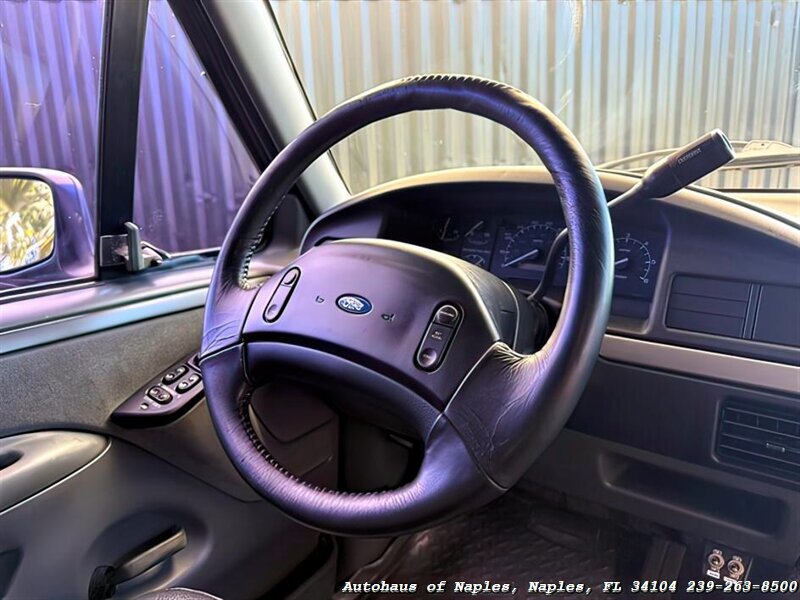 1992 Ford Bronco XLT 2dr XLT - Photo 32 - Naples, FL 34104