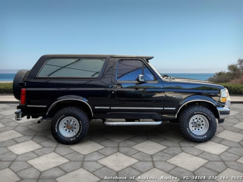 1992 Ford Bronco photo 8