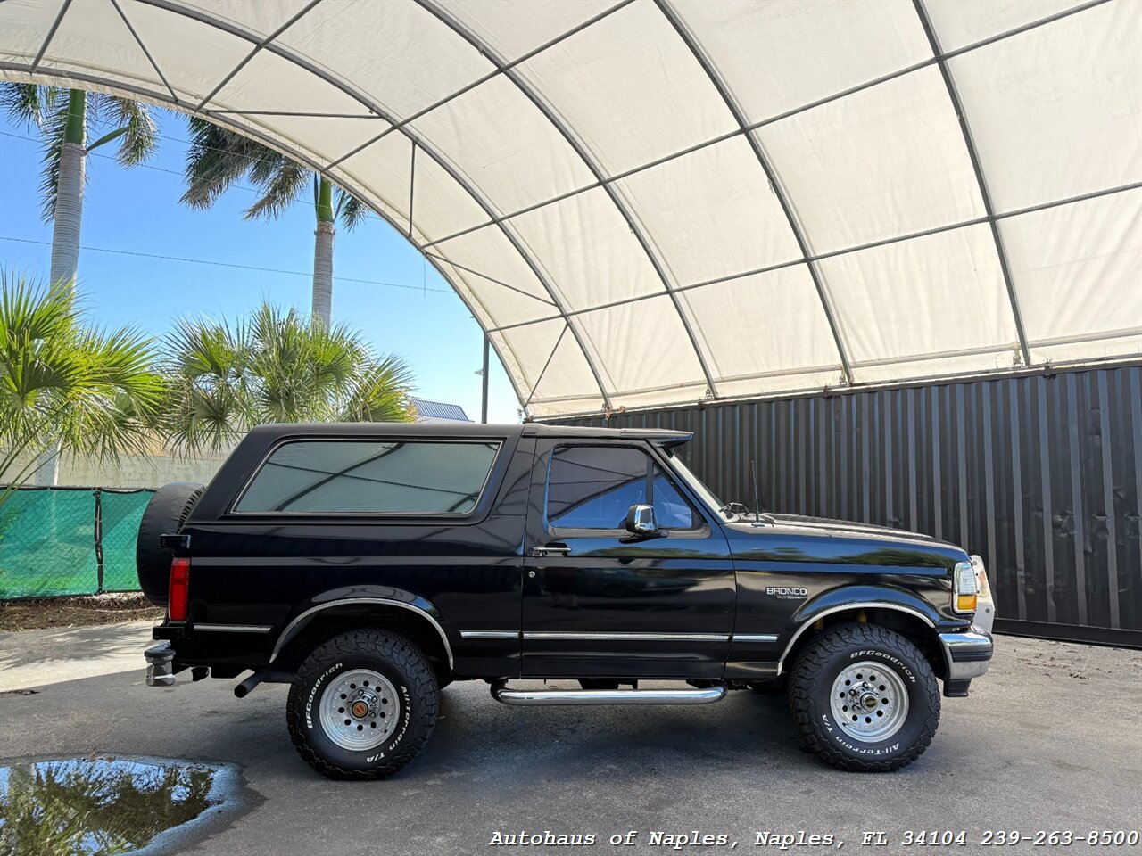 1992 Ford Bronco XLT 2dr XLT   - Photo 9 - Naples, FL 34104