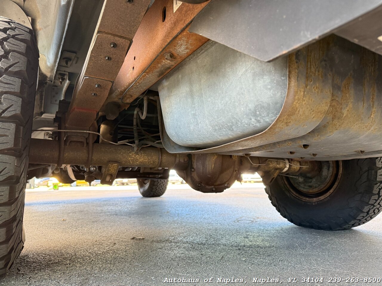 1992 Ford Bronco XLT 2dr XLT   - Photo 14 - Naples, FL 34104