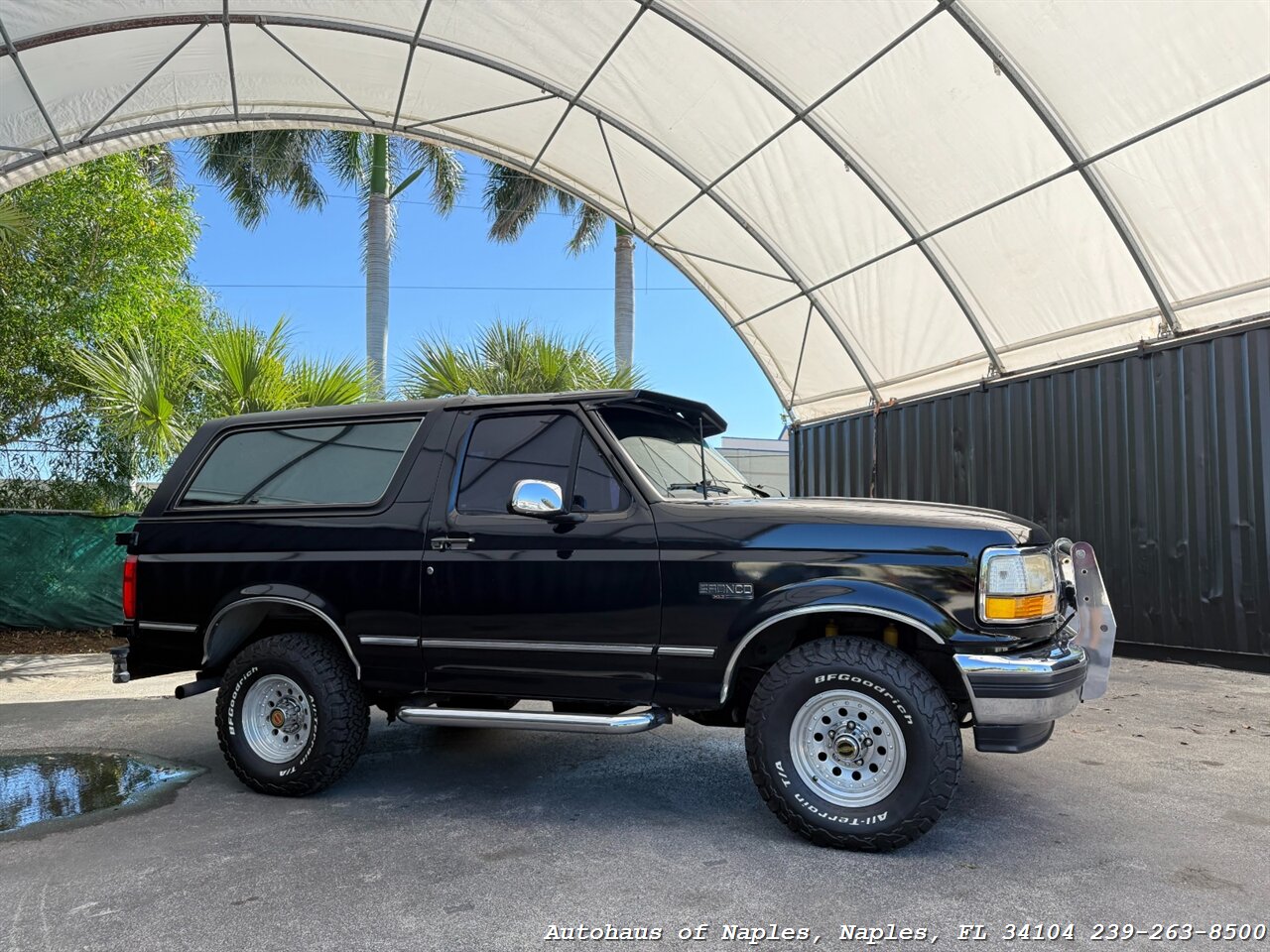 1992 Ford Bronco XLT 2dr XLT   - Photo 2 - Naples, FL 34104