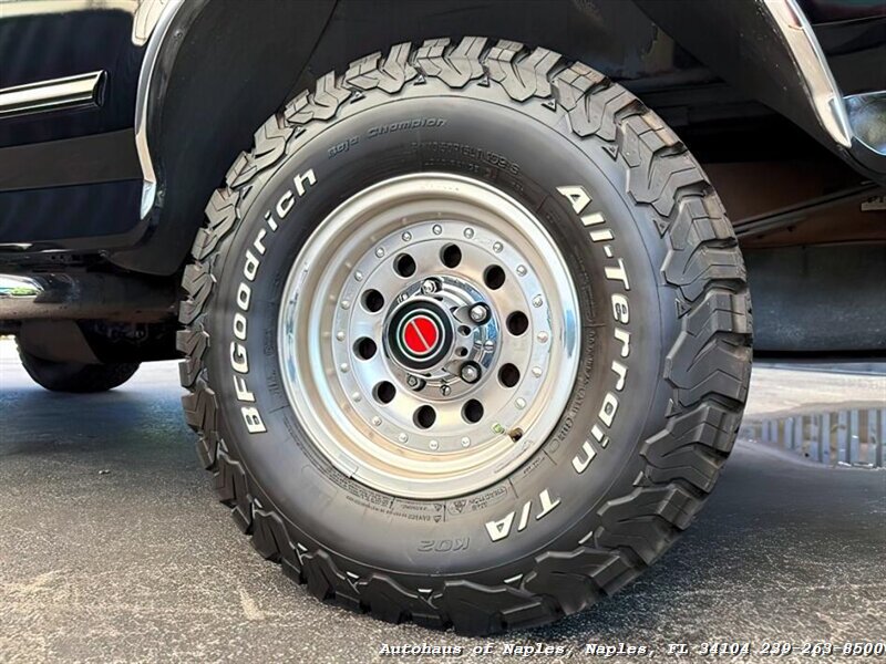 1992 Ford Bronco photo 11