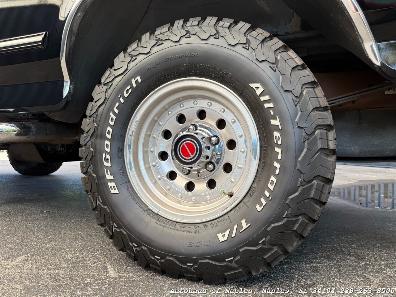 1992 Ford Bronco XLT 2dr XLT   - Photo 12 - Naples, FL 34104