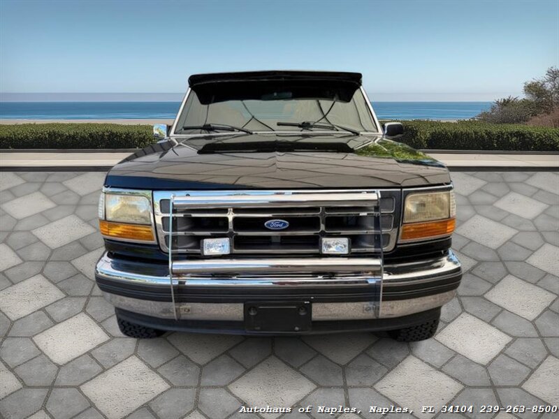 1992 Ford Bronco photo 2
