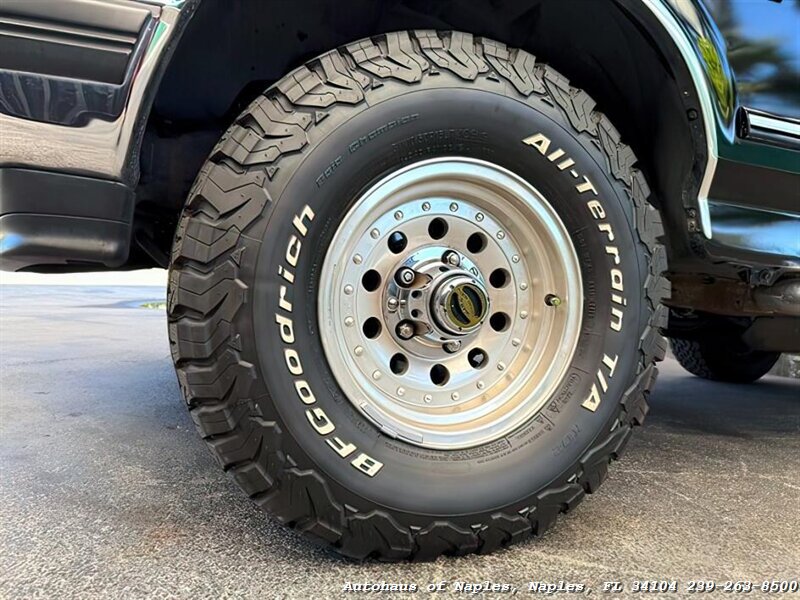 1992 Ford Bronco photo 12